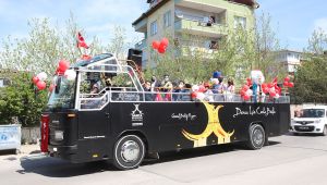 Moral Otobüsü Darıcalı çocukları eğlendirdi