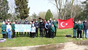 Özel çocuklardan polis abilerine özel kutlama