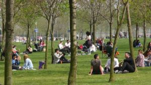 Sıcak hava koronavirüsü unutturdu