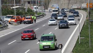 Kapanma öncesi 100 bin araç geçti!