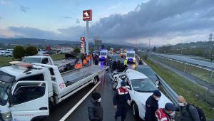 TEM'de 12 araç zincirleme kaza: 9 yaralı