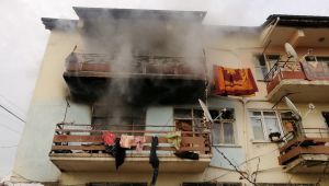 Yangında ölen adamın elleri ve ayakları zincirle bağlanmış