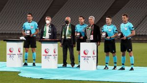 2. Lig play-off şampiyonu Kocaelispor, kupasını aldı