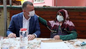 Büyükakın, Bir günde 5 ilçede 10 aileyi ziyaret etti