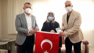 Başkan Büyükakın, Şehit annelerini ziyaret etti