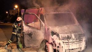 Boşanma aşamasındaki kocası aracını alev alev yaktı