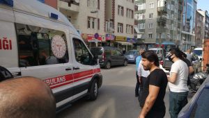 Caddeye koşan çocuğa motosiklet çarptı