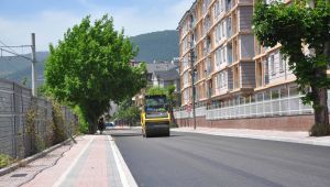 Denizciler Caddesi'nde aşınma asfaltı serimine başlandı