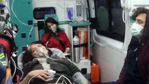 Elektrik kontağından çıkan yangın 5 kişiyi hastanelik etti