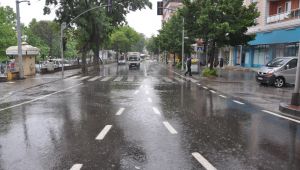 İzmit Bağdat ve Zincirlikuyu Caddelerine aşınma asfaltı serildi