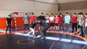 İzmit Belediyespor'lu Erdinç milli takım kampına katıldı