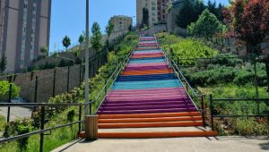 İzmit’in merdivenleri renklendi