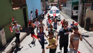 İzmit’in sokaklarında 19 Mayıs coşkusu