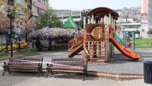 İzmit’te tüm sosyal alanlar şeritlerle kapatıldı