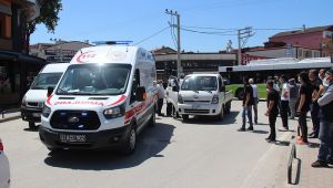 Kamyonetin çarptığı 2 kadın ağır yaralanınca ortalık karıştı