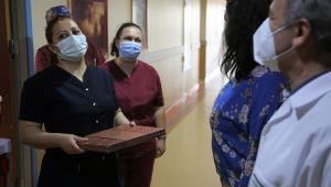 Korona savaşçılarına anneler günü sürprizi