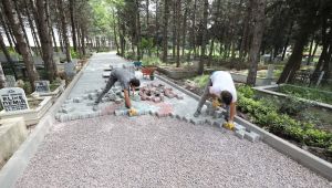 Mezarlıklara yeni parka yollar yapılıyor