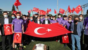 Mor Menekşe'nin yeni yaşını birlikte kutladılar