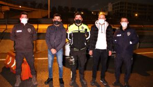 Polis, iftar saatinde yaptığı hareketiyle yürekleri ısıttı