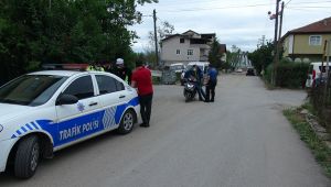 Ticari araçla çarpışan kurye yaralandı