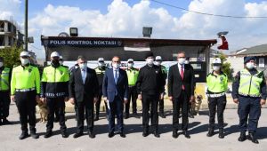 Vali Yavuz, Hem Denetledi Hem Kutladı