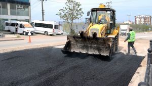 Yeni Bağdat Caddesi’nde asfalt yama çalışması