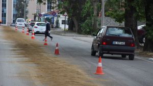 Yola dökülen hidrolik yağı zor anlar yaşattı