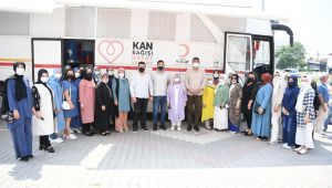 AK Parti Kartepe, kan bağışında bulundu