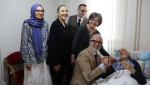 Babalar Gününde İzmit’in en yaşlı babasını unutulmadı