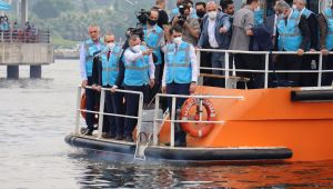 Denizin altına oksijen verecek cihaz İzmit Körfezi'ne bırakıldı