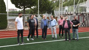 Derince’de Sahaların Zemini Yenileniyor