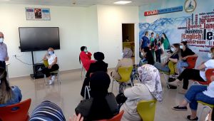 Kartepe Genç Akademi eğitmenleri eğitimde