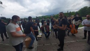 Kocaelili Müzisyenler Erdoğan’a şarkı armağan etti