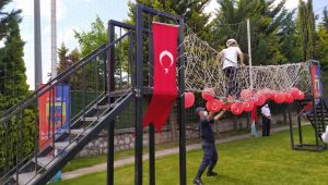 Öğrenciler komando parkurunda doyasıya eğlendi