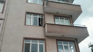 3. kattaki evin penceresinden düşen çocuk yaralandı