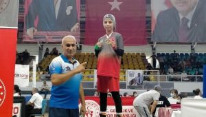 Başarılı minik boksör, Avrupa'da Türkiye'yi temsil edecek