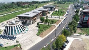 Başiskele Selahhattin Eyyübi Caddesi’nde aşınma asfaltı serildi