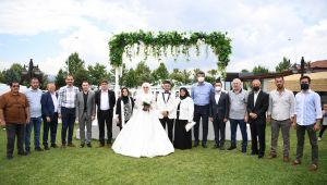 Başkan Kocaman, çiftlerin nikahını kıydı