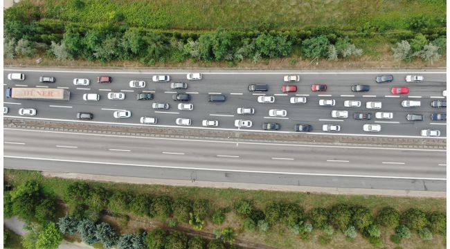 Bayram tatilinin ilk gününde TEM’de yoğunluk