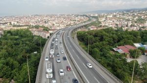 Bayramın ikinci günü yola çıkanlar TEM’i kilitledi