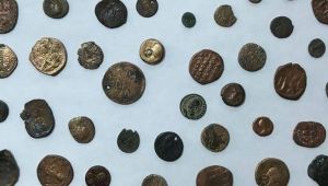 Darıca’da bir evde tarihi sikkeler ele geçirildi