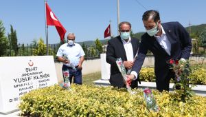 Derince’de dualar şehitlerimiz için