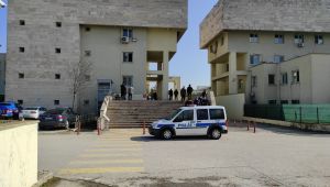 FETÖ firarisi Adil Öksüz'ün yakınlarının davası ertelendi