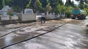 Gebze'de mezarlıklar ve camiler bayrama hazır