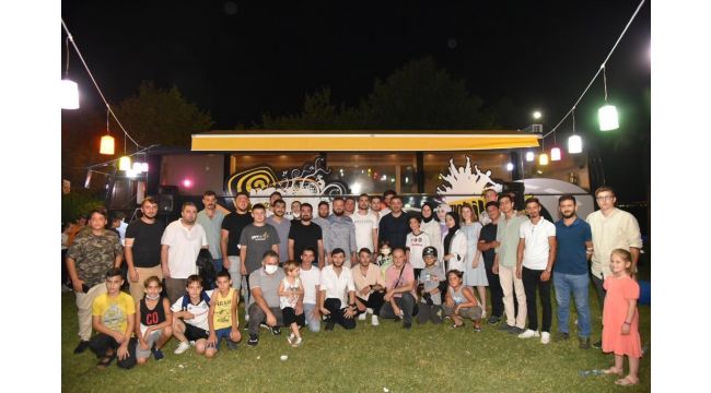 GençBüs Başiskele sahilinde gençlerle buluştu