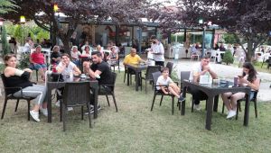 Gülümse Kafe’de yerel müzik ziyafeti