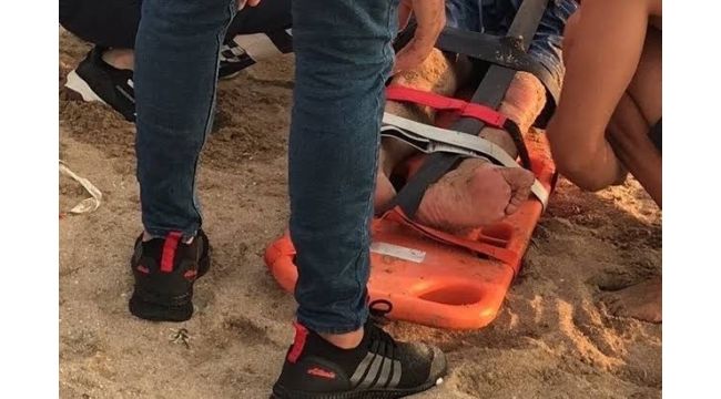 Kandıra’da denize giren gençlerden biri boğuldu, diğeri hastaneye kaldırıldı