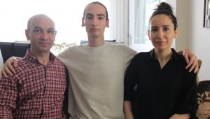 Kanser tedavisi gören genç, doktor olmak istiyor