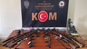 Kocaeli'de silah tacirlerine operasyon