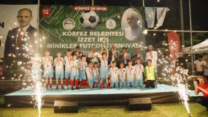 Körfez'de minikler futbol turnuvası düzenlendi